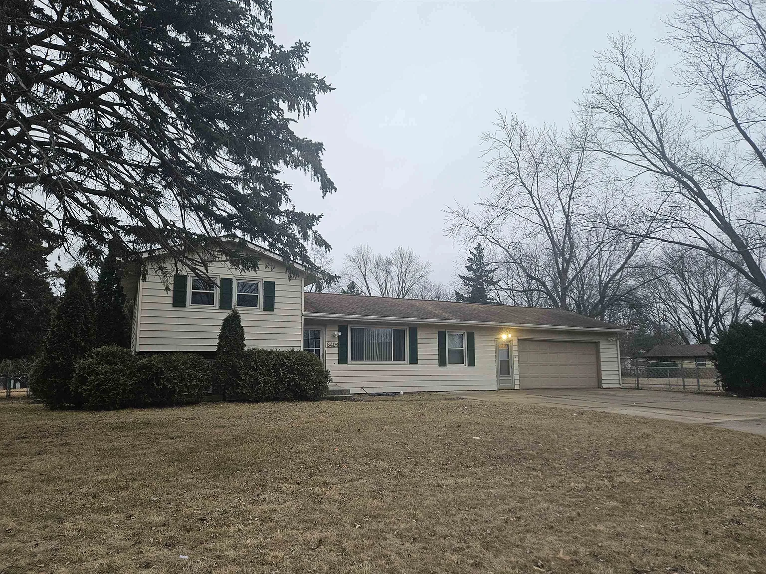8405 Scott Ln photo 1