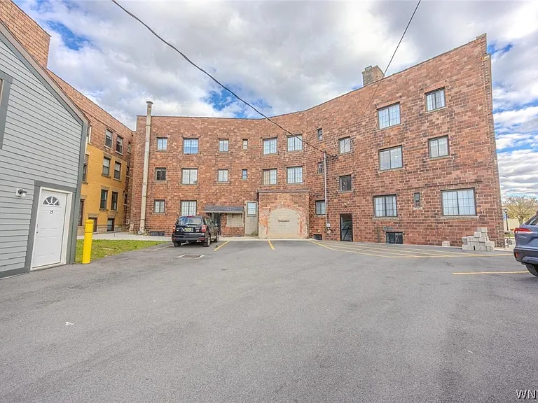 530 Main St #14 — Photo 10