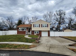 3 Valleybrook Ct, Cherry Hill, NJ 08034