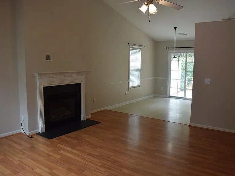 1965 Camden Forest Dr — Photo 12