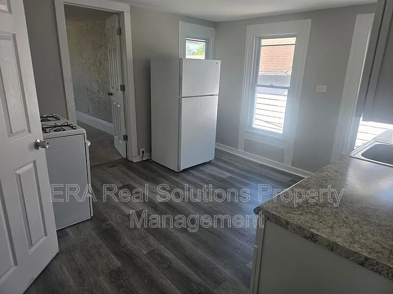 3607 Sackett Ave #2 — Photo 3