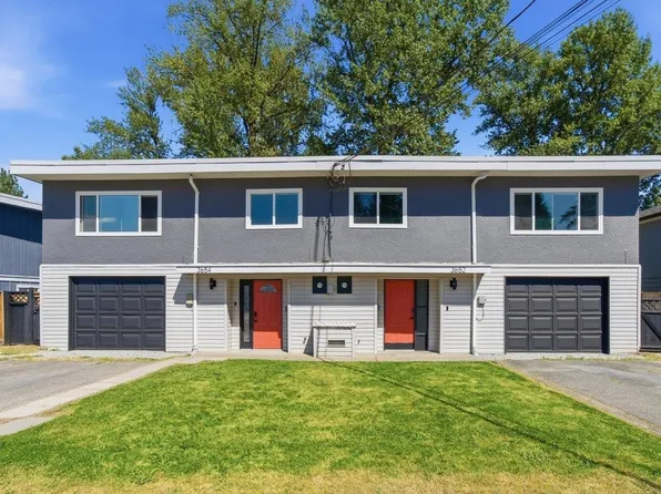 3654 Saint Thomas St, Pt Coquitlam, BC V3B 2Y8
