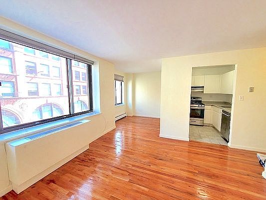 1st image of 173 Grand St #4D