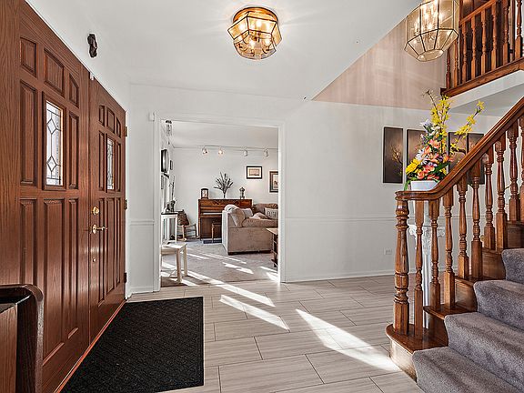 4th image of 14306 Country Club Ln