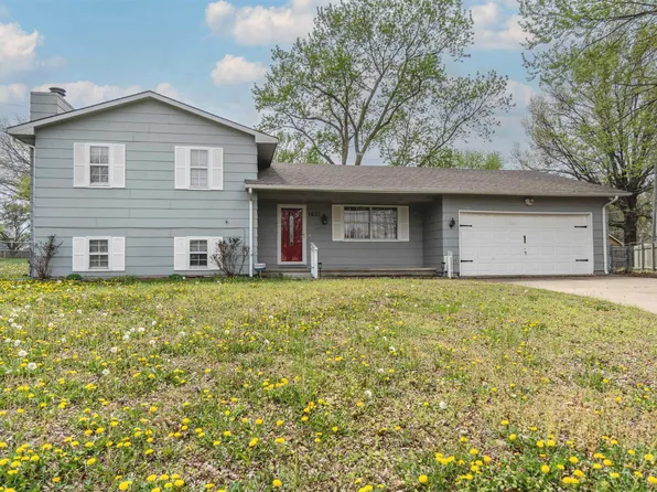 1621 Pin Oak Ct, Rose Hill, KS 67133