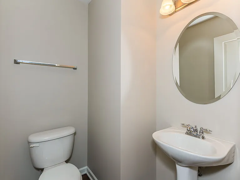 5721 Verrazano Dr — Photo 7