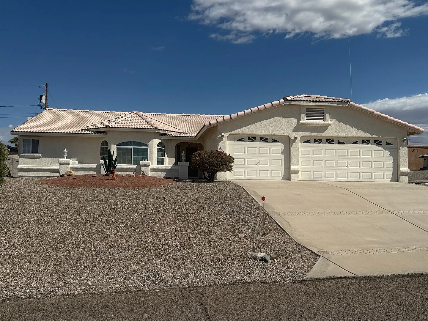 Unfurnished Long Term House- Lakeside of Hwy — Photo 1