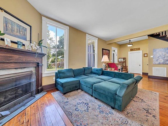 3rd image of 210 E Main St