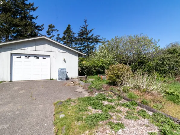 975 Kingwood St, Florence, OR 97439