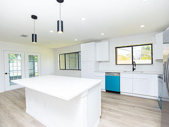 3rd image of 2262 SE Tile Terrace