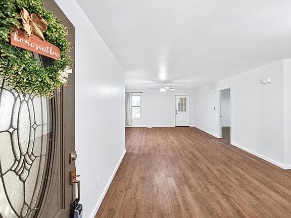 5th image of 2041 Phillips St