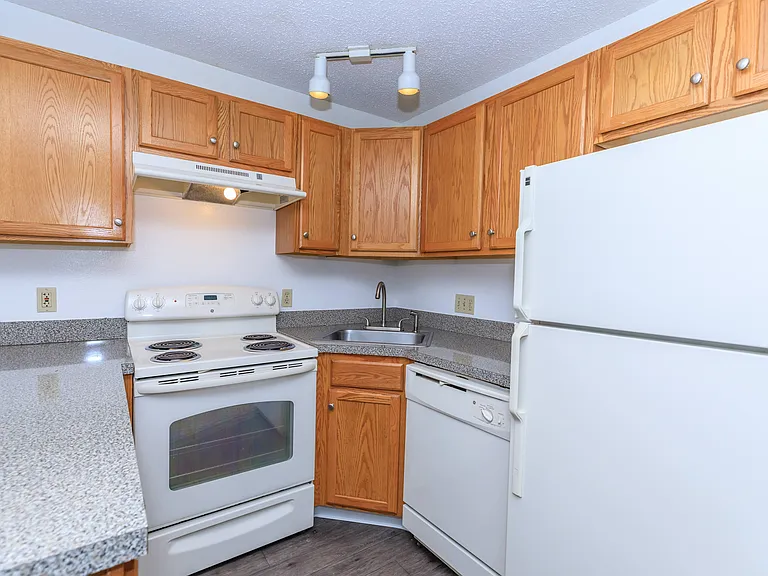 Lakeview — Photo 8