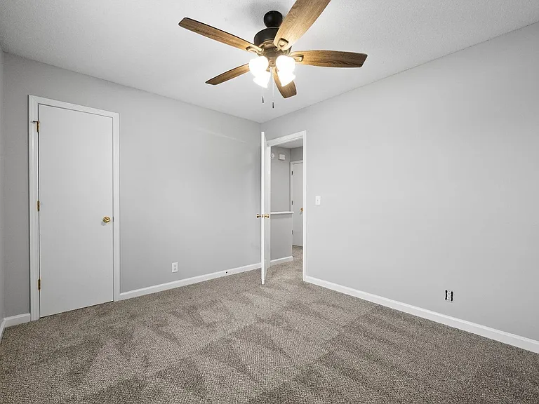 Peabody Dr - 358 — Photo 12