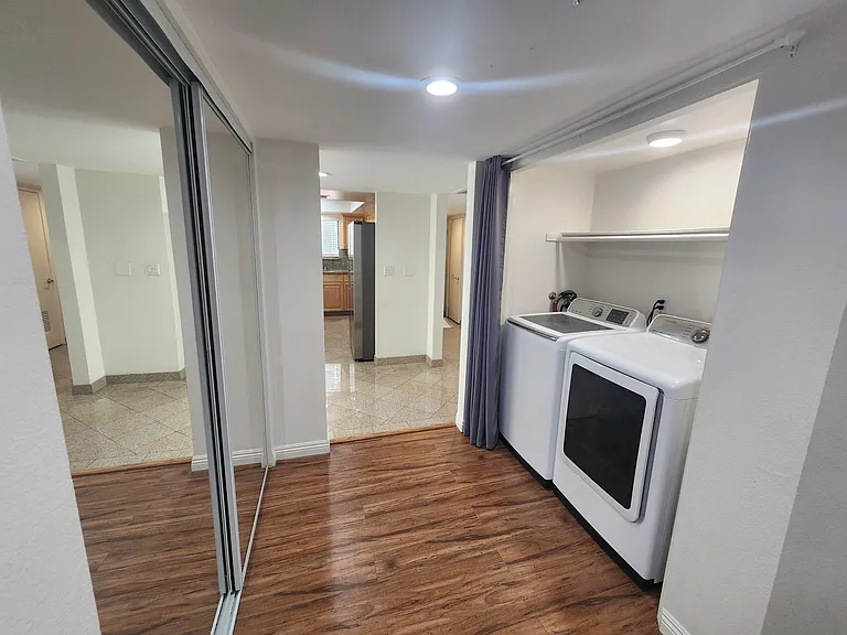 626 N Isabel St #202 — Photo 37