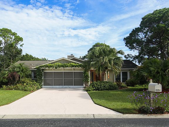 5th image of 303 Pine Glen Ct