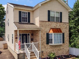 42 Manchester Ave, Keyport, NJ 07735