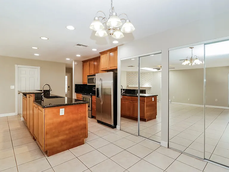 1701 E Orangeside Rd — Photo 4