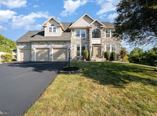 1225 Cranberry Ln W, York, PA 17402