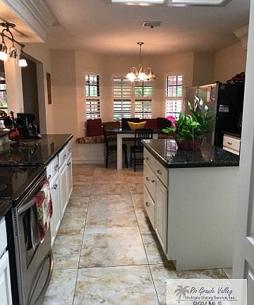 5th image of 4683 Lakeway Dr