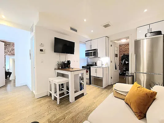 81 Orchard Street #9
