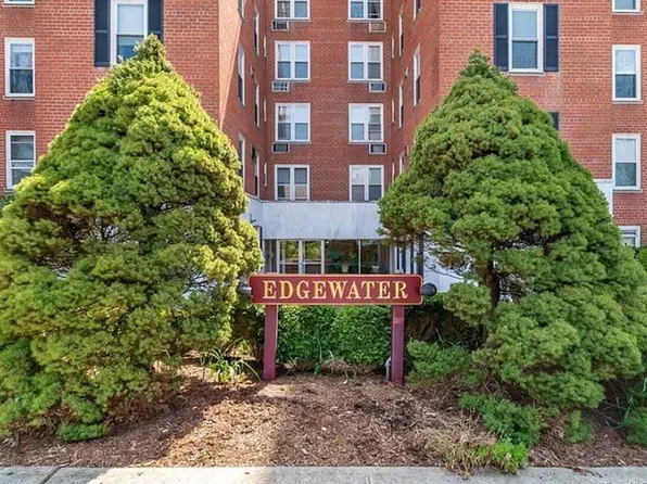 7 4th St APT 3G, Stamford, CT 06905