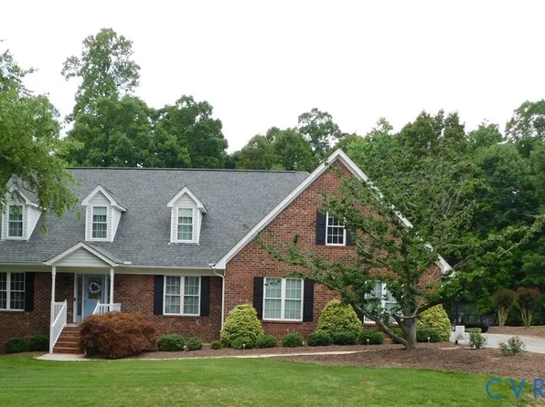 4320 Stebbins St, Chester, VA 23831