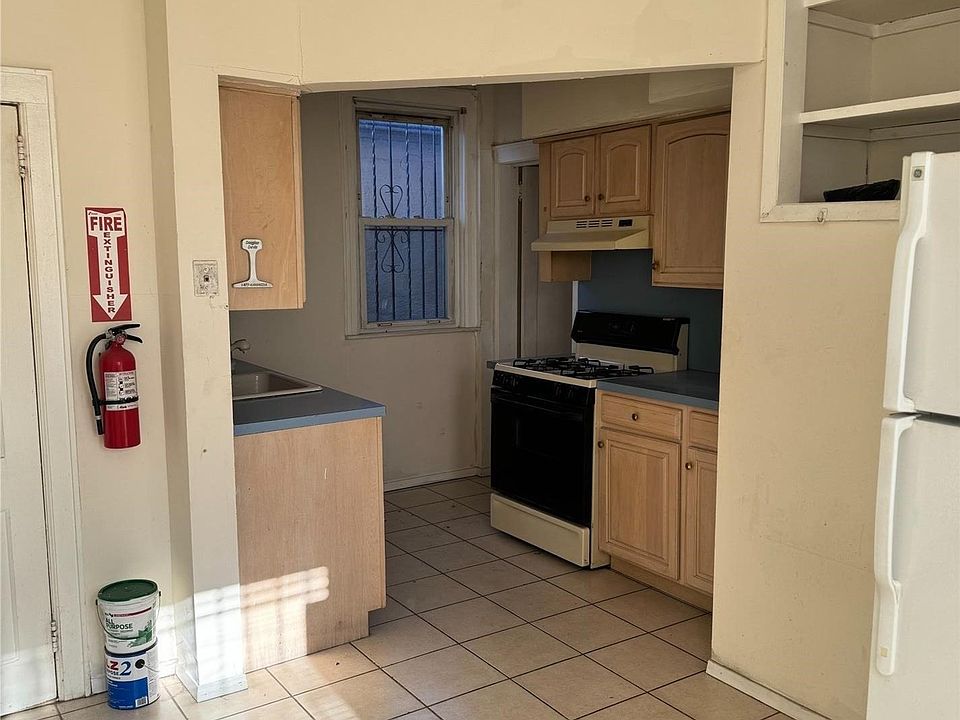 1st image of 11712 Smith St