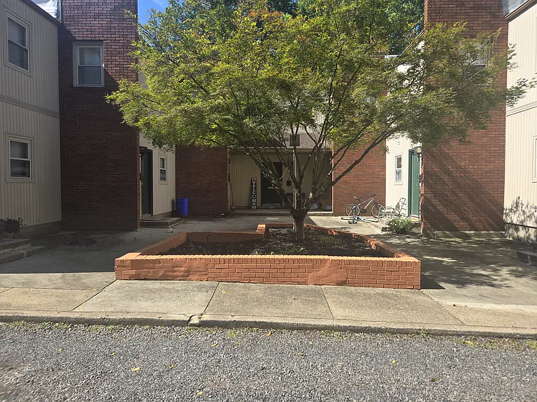 10 Mill St #B — Photo 1