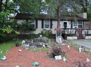 9847 Deerwood Dr, Tobyhanna, PA