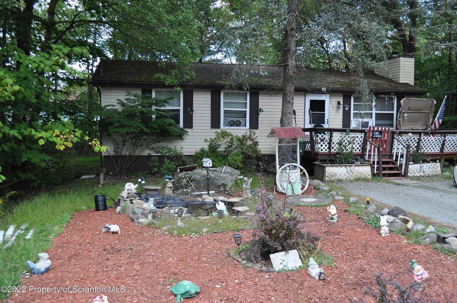 9847 Deerwood Dr photo 1