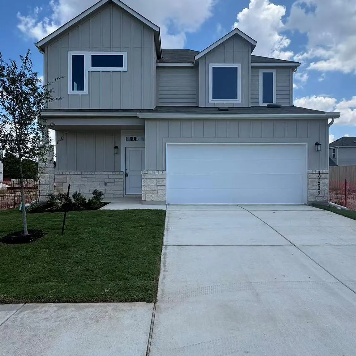 3 bed, 2.5 bath, 1862 sqft, $2,200 — Photo 1