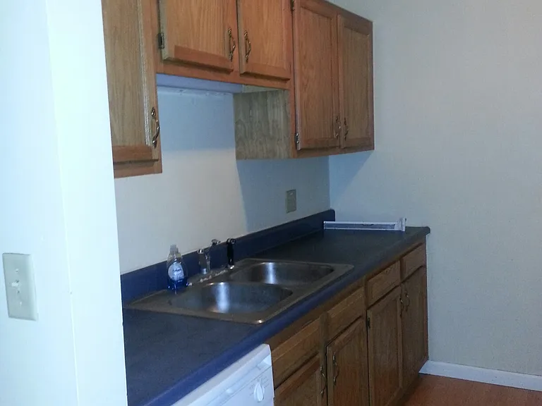 80 E State St — Photo 26