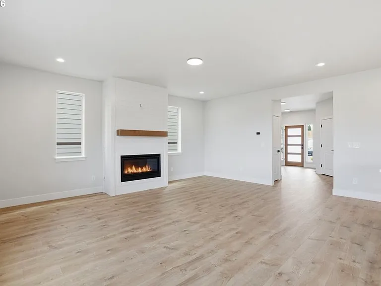 900 SE 34th Cir — Photo 10