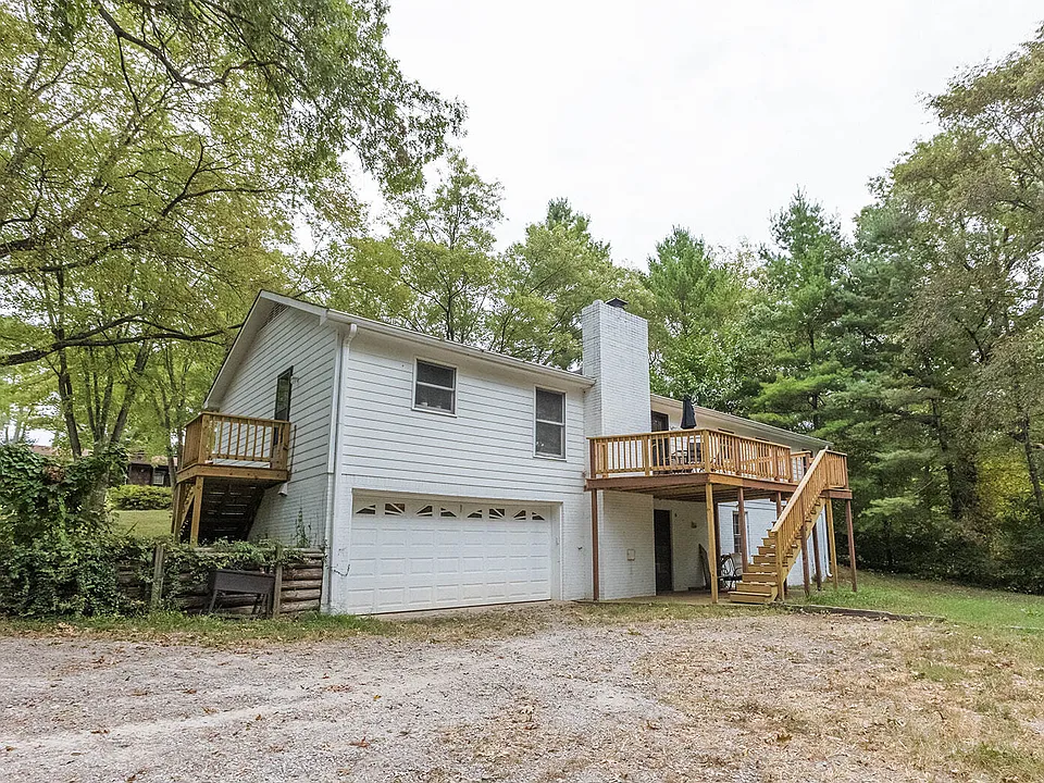 210 Elliott Ct