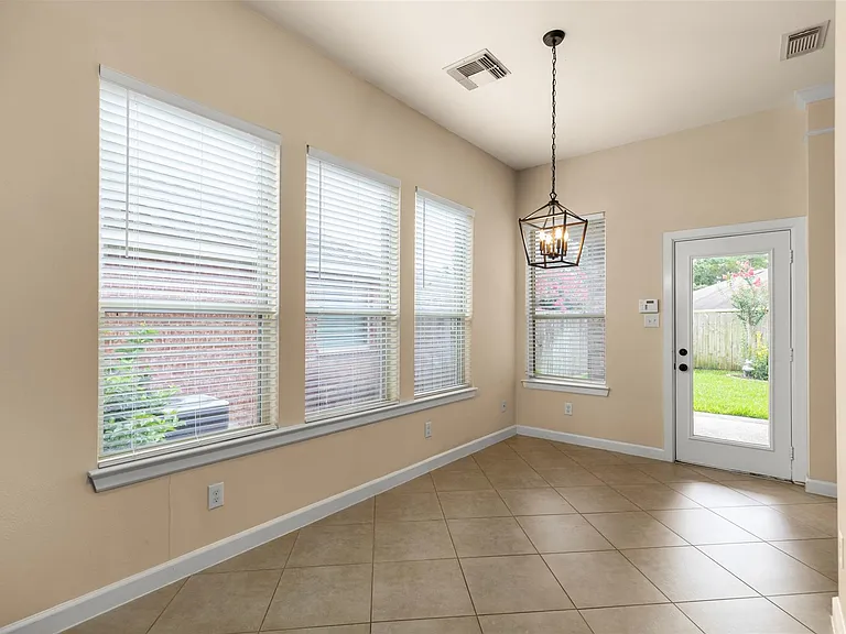 19511 Dunlay Springs Dr — Photo 9