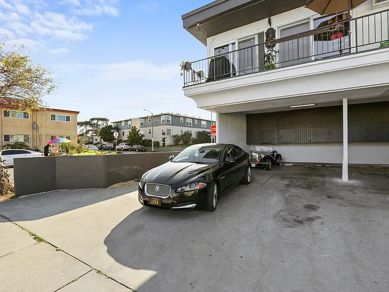 8777 Cadillac Avenue Apartments — Photo 69