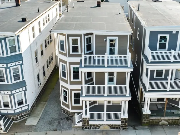 11 Woodlawn St, Boston, MA 02130