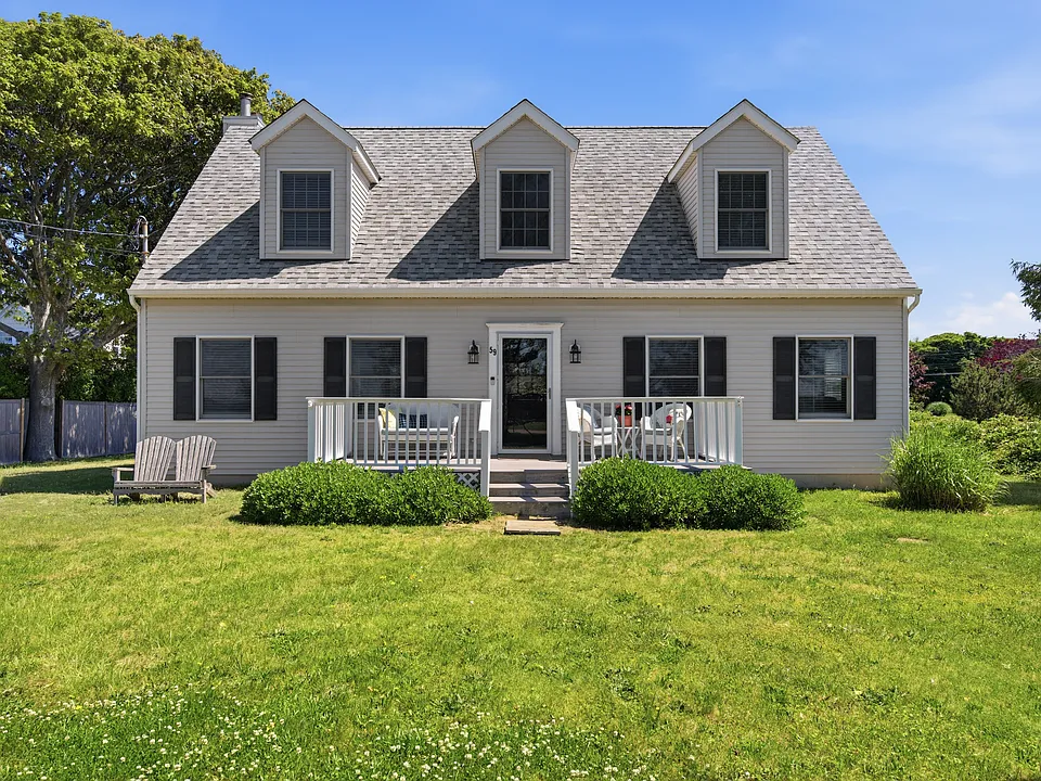 59 Peconic Ave