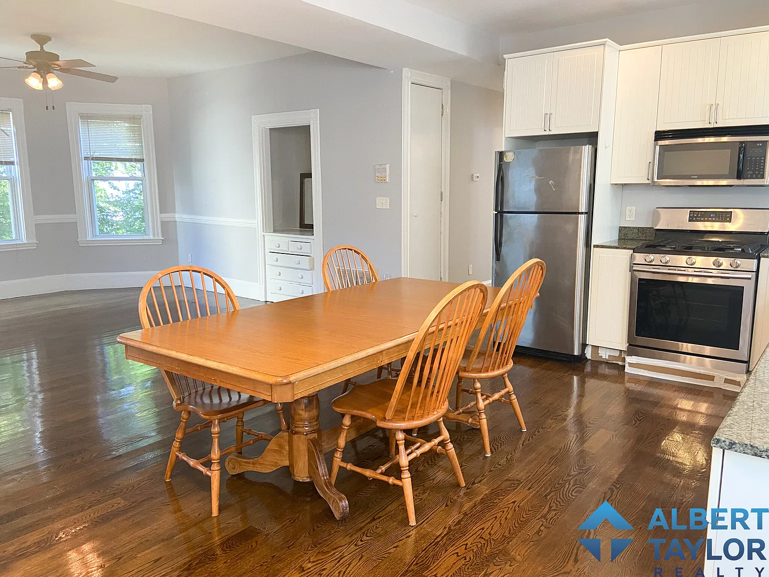 4 bed, 1200 sqft, $7,200 — Photo 3