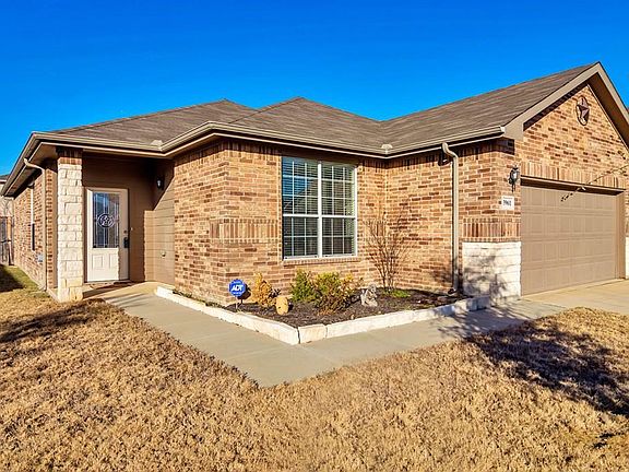 3rd image of 3961 Polar Brook Dr