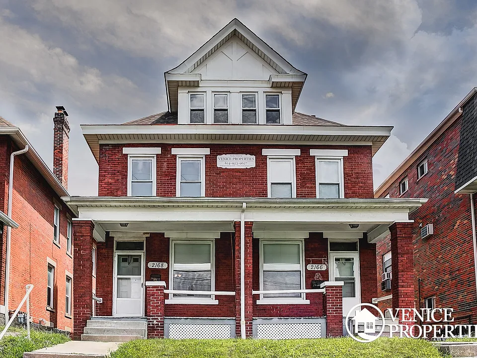 2166 Summit St