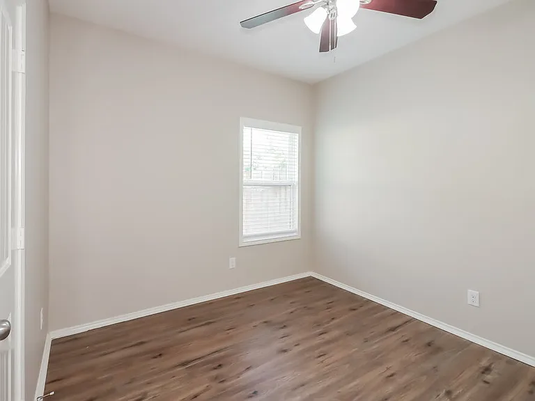 718 Neap Ct — Photo 13