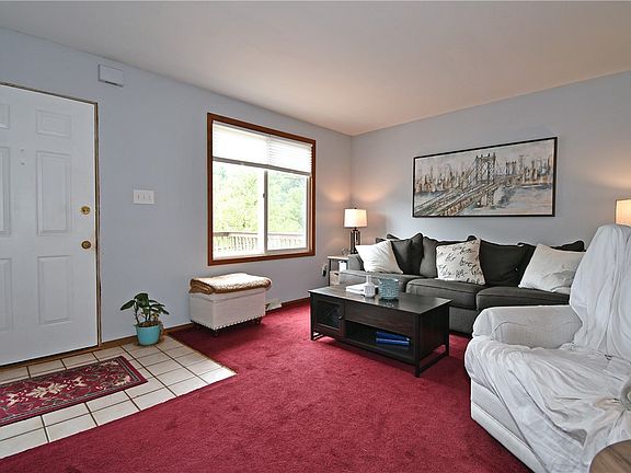 5th image of 940 Parkwood Rd
