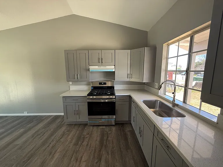 44466 Meadow Grove St — Photo 3