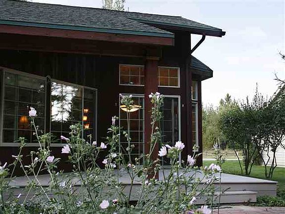5th image of 26 Sweetgrass Ln