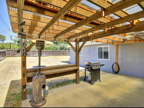 3rd image of 7247 Calvin Dr