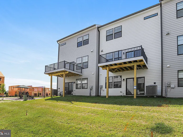 385 Ensemble Way — Photo 39