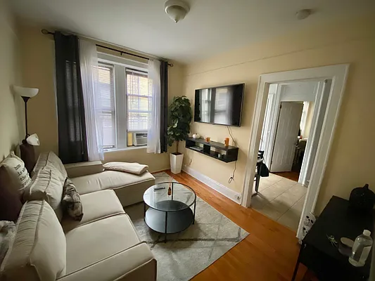 Rented by Voro, LLC | media 6