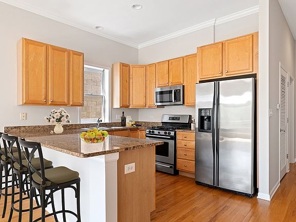 4th image of 5306 N Winthrop Ave APT 4S