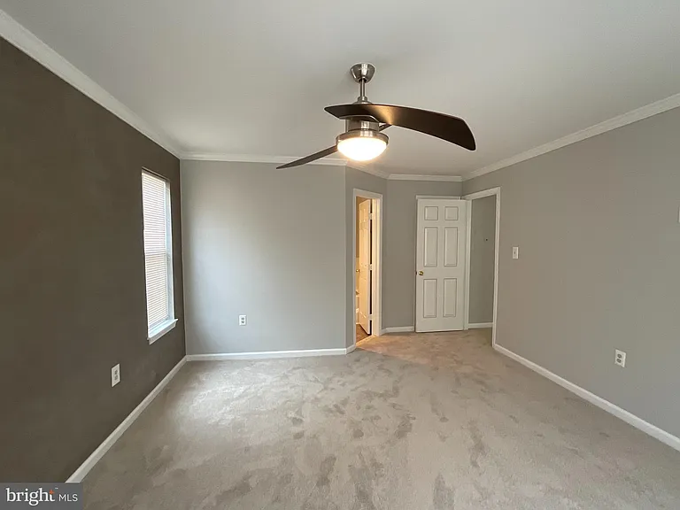 9808 Lake Pointe Ct #301 — Photo 44